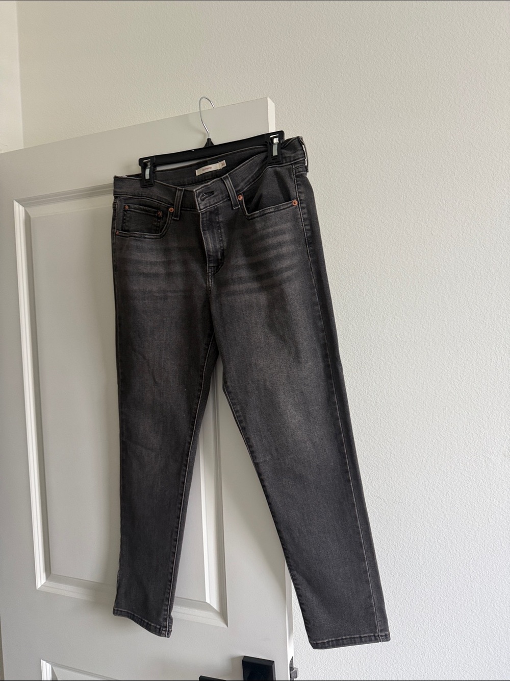 Levi's Straight Leg Jeans in Washed Black